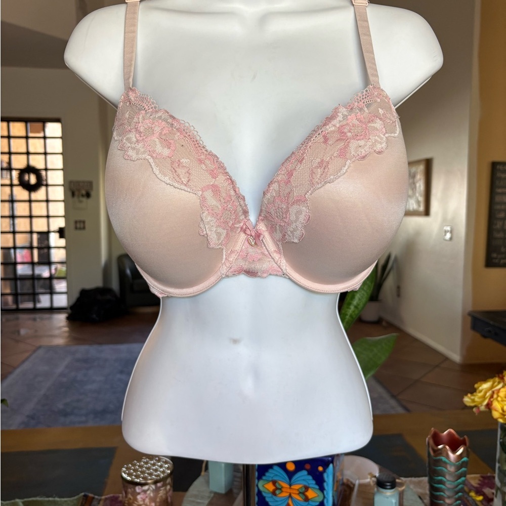 Victoria's Secret Pale Pink Lace-Trim Push-Up Bra